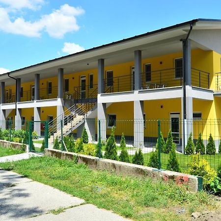 Promenad Apartmany Veľký Meder Exteriör bild