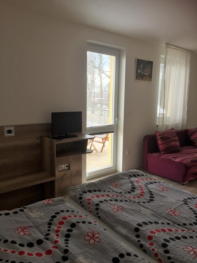 Promenad Apartmany Veľký Meder Exteriör bild
